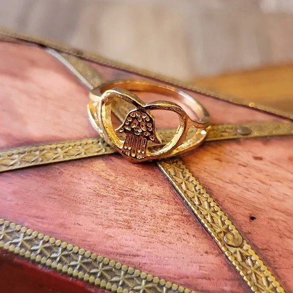 Hammered Hamsa Hand Gold Tone Ring, Size 7.5 - Picture 1 of 6
